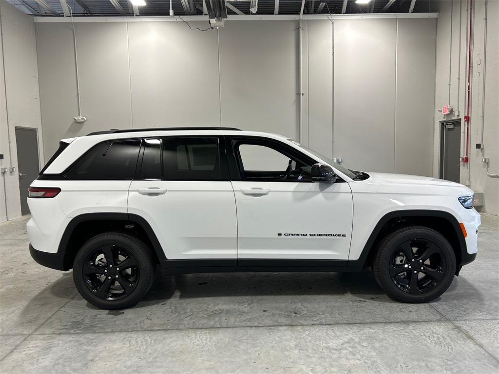 new 2025 Jeep Grand Cherokee car, priced at $48,302