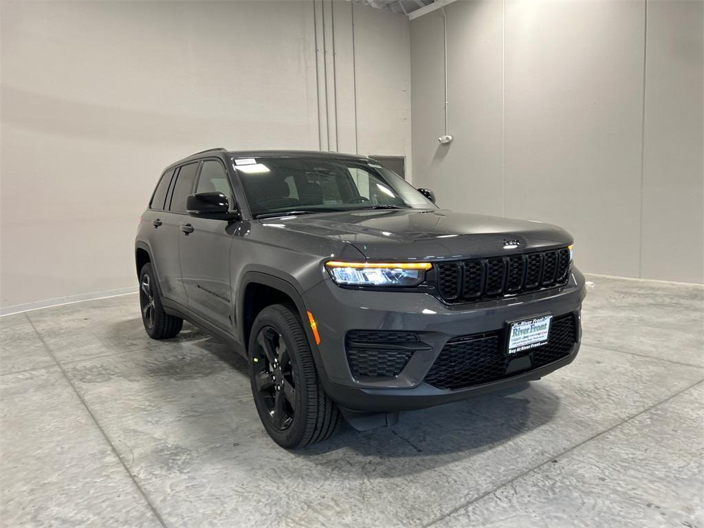 new 2025 Jeep Grand Cherokee car, priced at $42,417