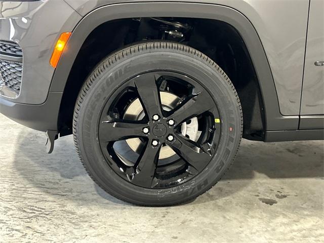 new 2025 Jeep Grand Cherokee car, priced at $43,581