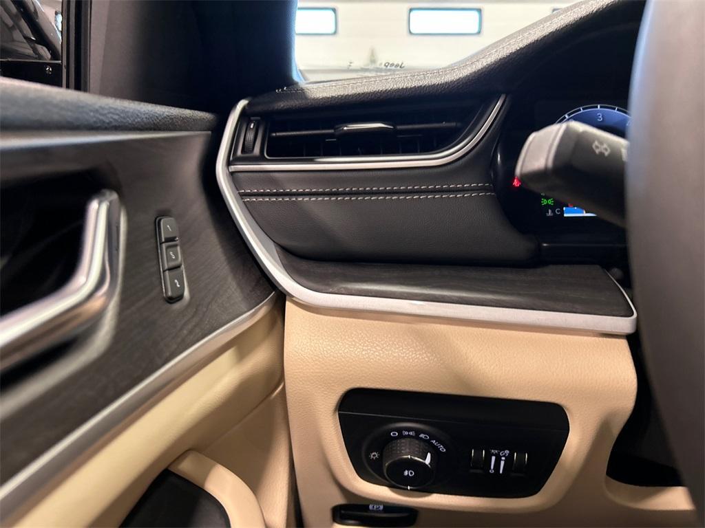 new 2025 Jeep Grand Cherokee car, priced at $48,115