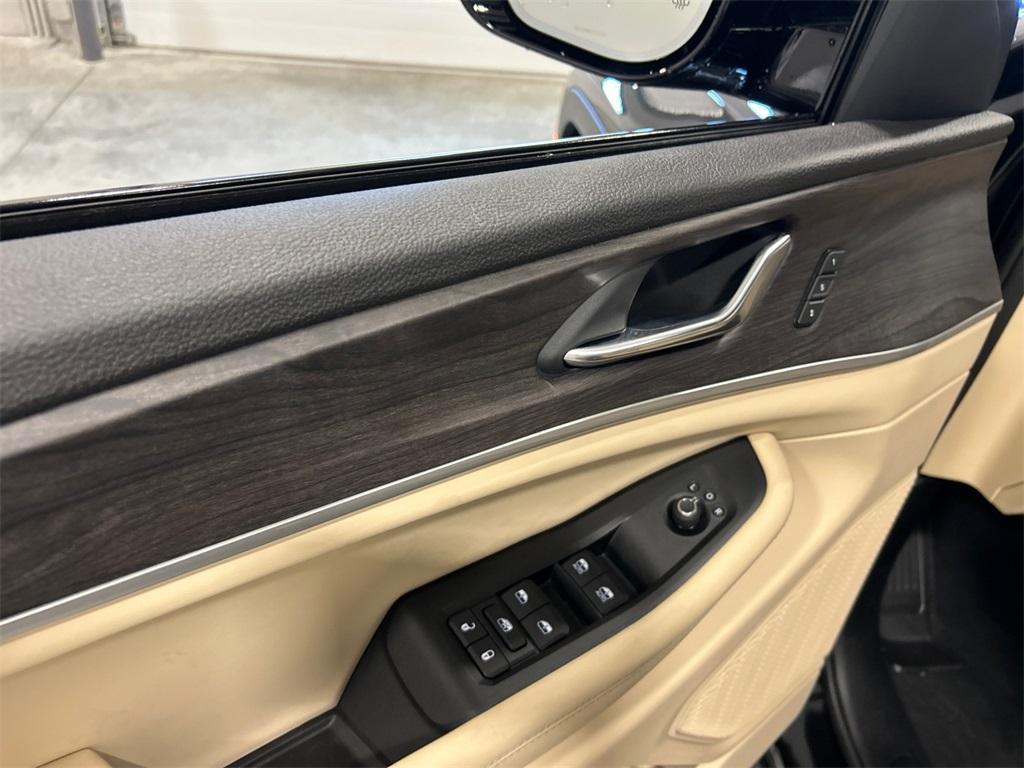 new 2025 Jeep Grand Cherokee car, priced at $48,115