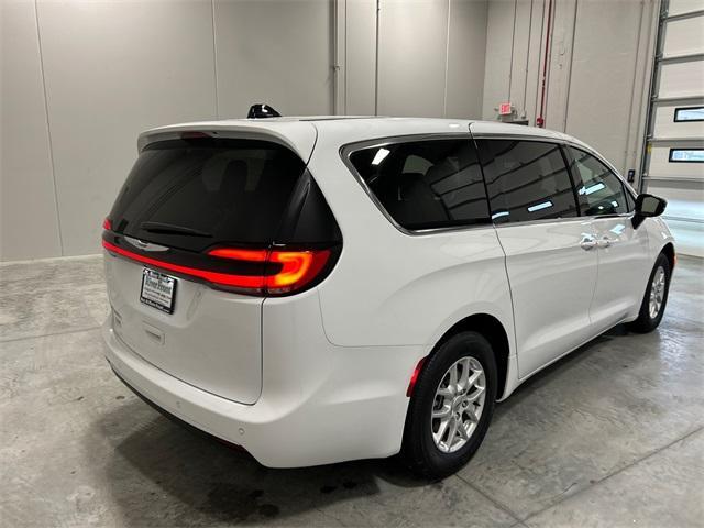 new 2025 Chrysler Pacifica car, priced at $39,510