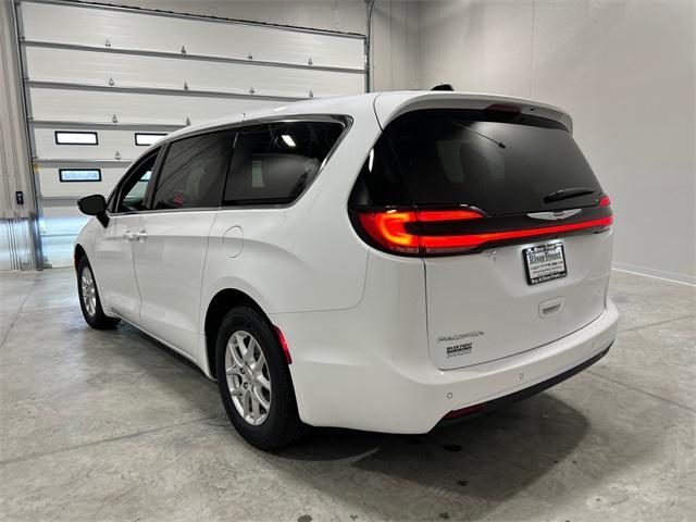 new 2025 Chrysler Pacifica car, priced at $39,510