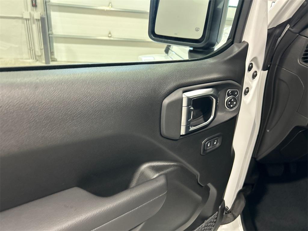 new 2025 Jeep Gladiator car, priced at $43,572