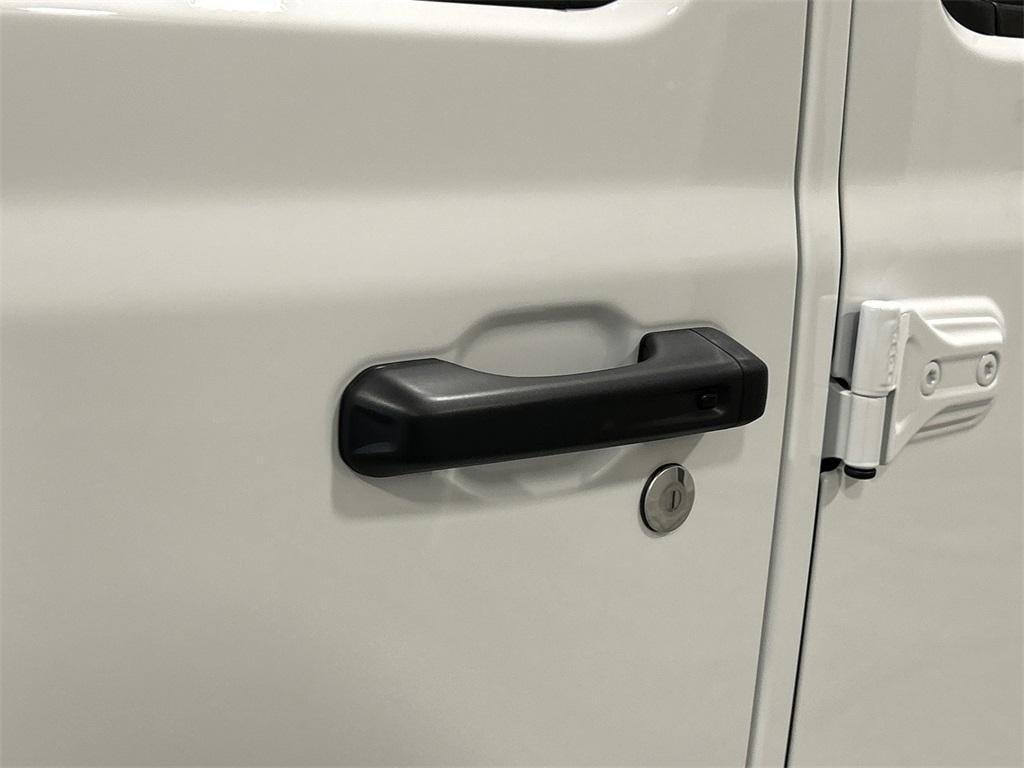new 2025 Jeep Gladiator car, priced at $43,572