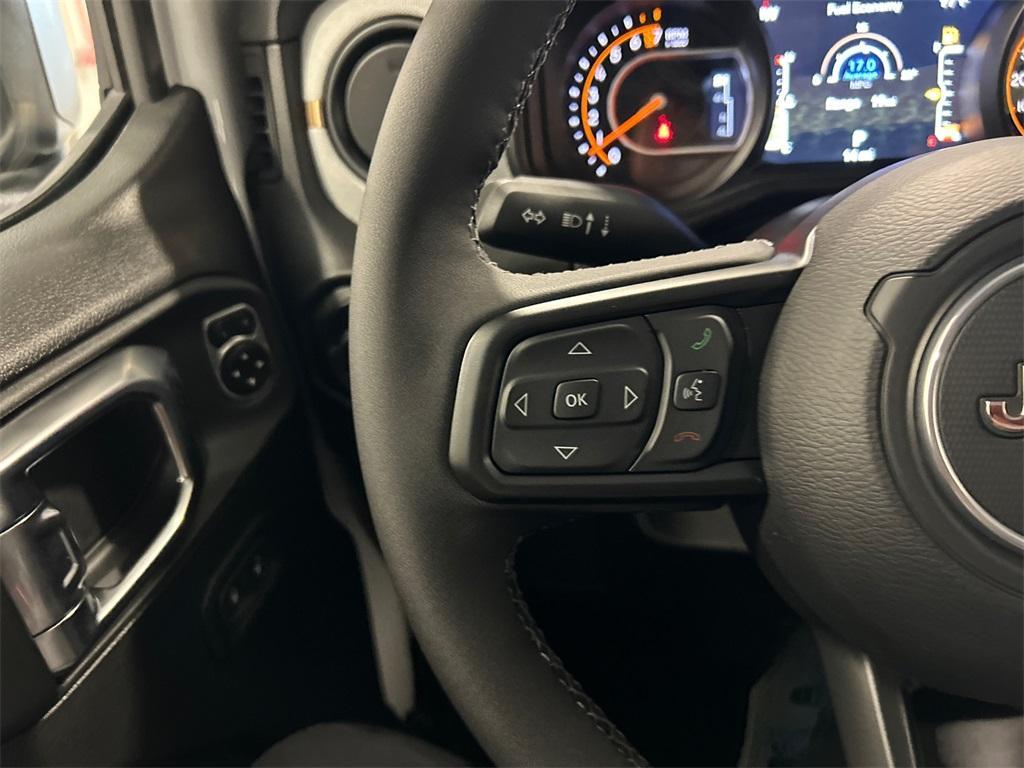 new 2025 Jeep Gladiator car, priced at $43,572