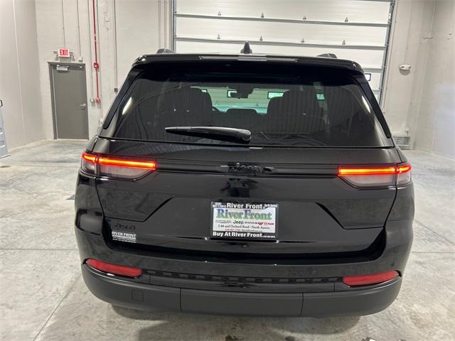 new 2025 Jeep Grand Cherokee car, priced at $42,511