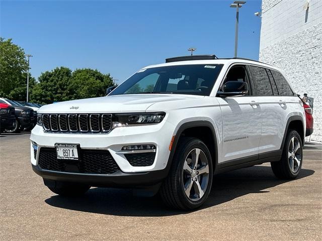 new 2024 Jeep Grand Cherokee car, priced at $50,580