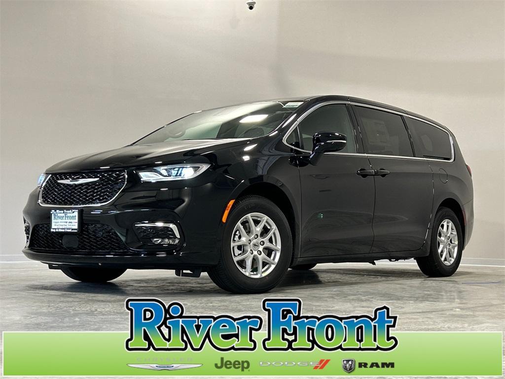 new 2025 Chrysler Pacifica car, priced at $40,373