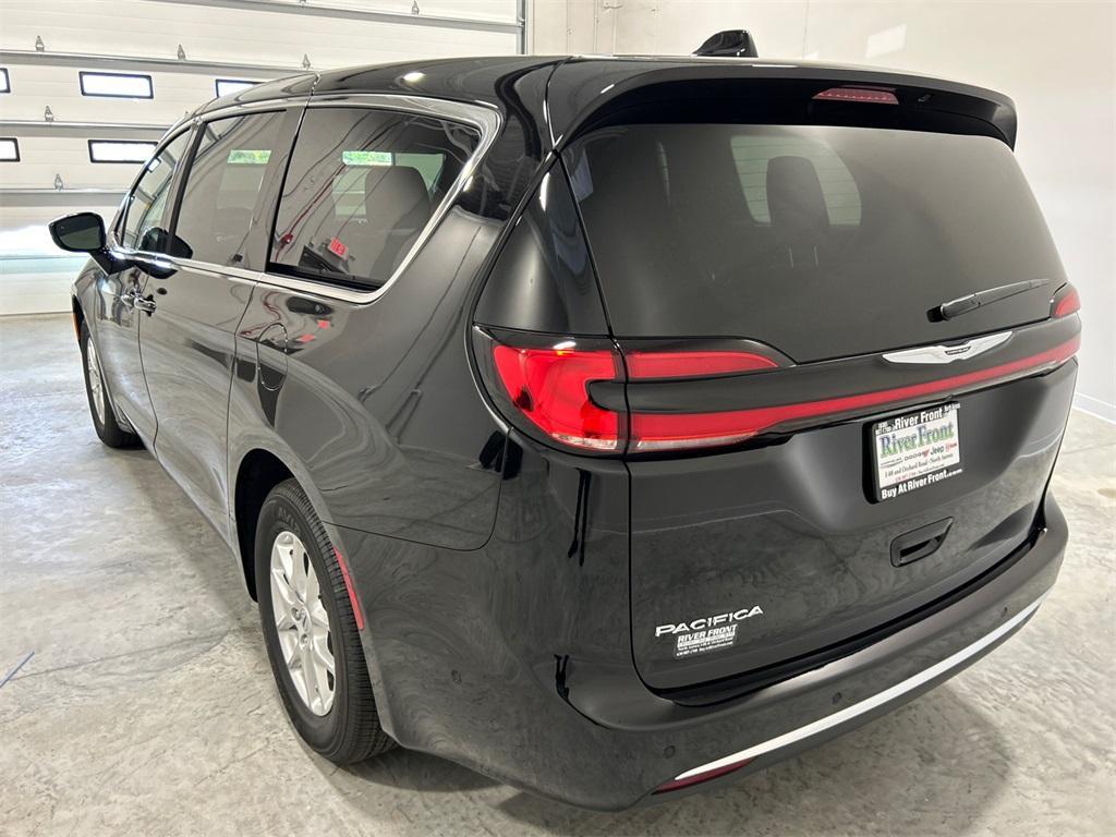 new 2025 Chrysler Pacifica car, priced at $40,373