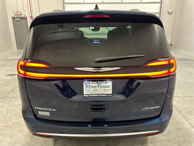 new 2025 Chrysler Pacifica Hybrid car, priced at $48,064