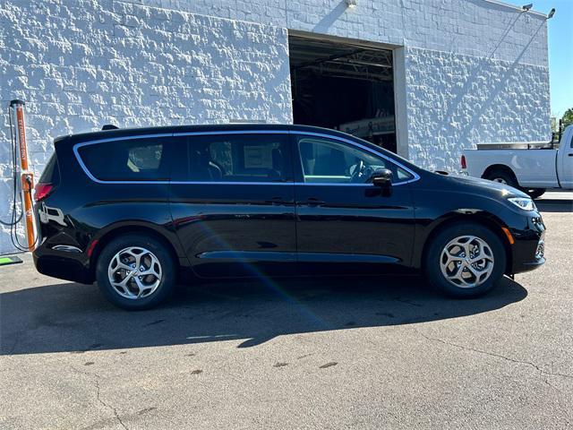 new 2024 Chrysler Pacifica car, priced at $41,869