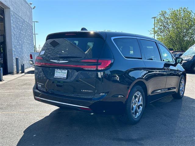 new 2024 Chrysler Pacifica car, priced at $41,869