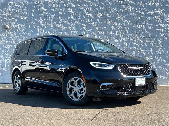 new 2024 Chrysler Pacifica car, priced at $41,869