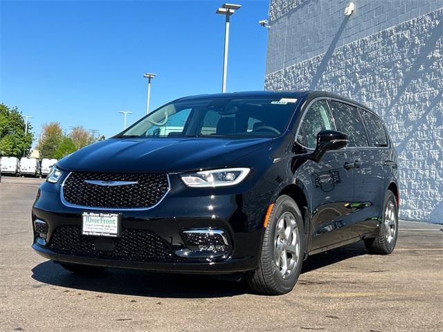 new 2024 Chrysler Pacifica car, priced at $41,869