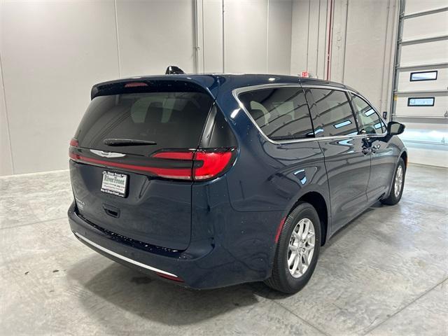 new 2025 Chrysler Pacifica car, priced at $40,941