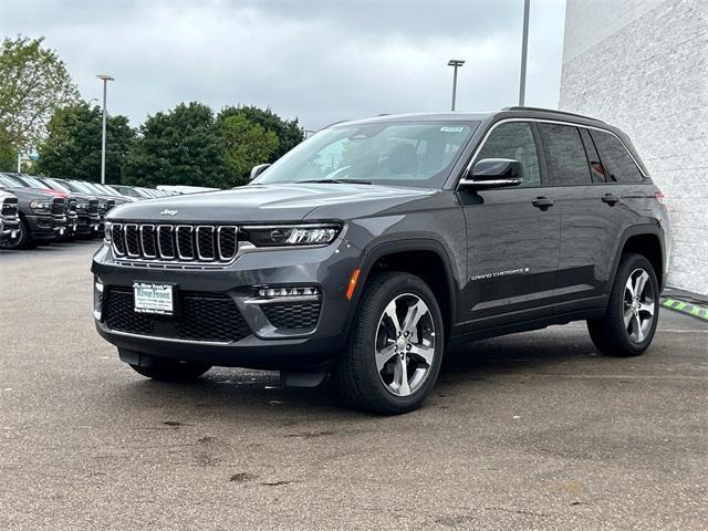 new 2024 Jeep Grand Cherokee car, priced at $45,509