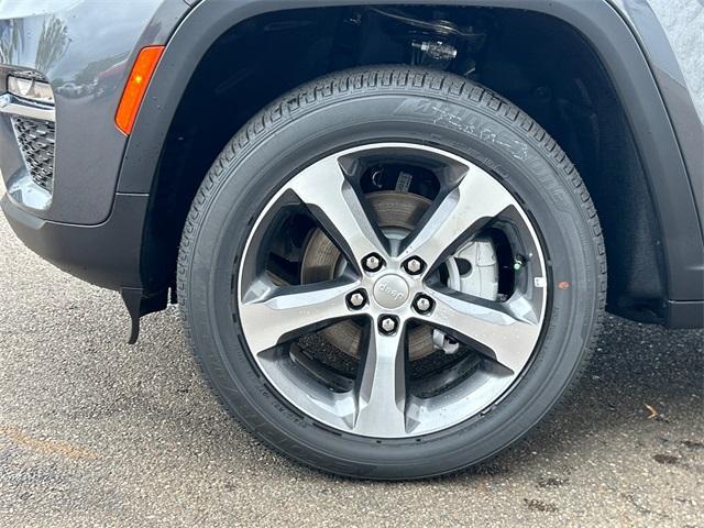 new 2024 Jeep Grand Cherokee car, priced at $45,509