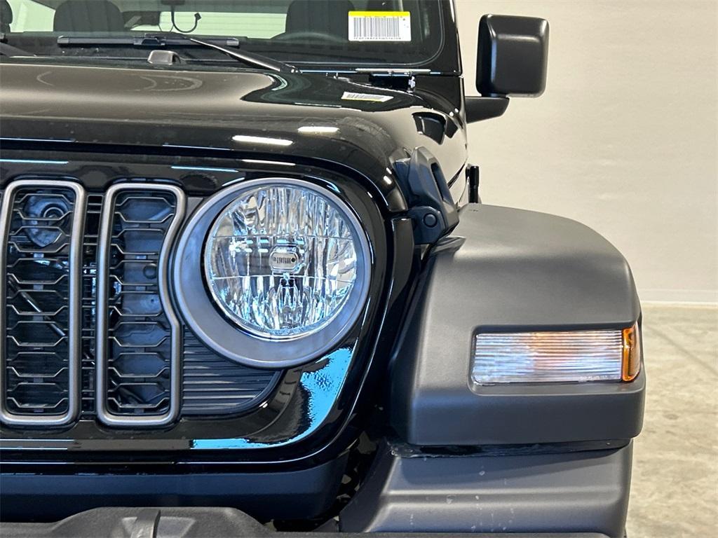 new 2025 Jeep Wrangler car, priced at $32,721
