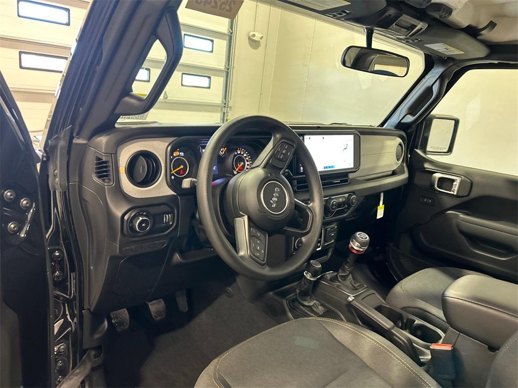 new 2025 Jeep Wrangler car, priced at $32,721