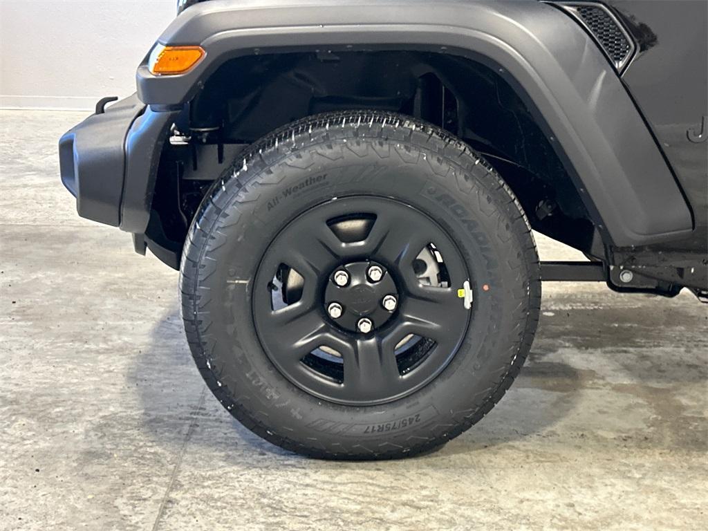 new 2025 Jeep Wrangler car, priced at $32,721