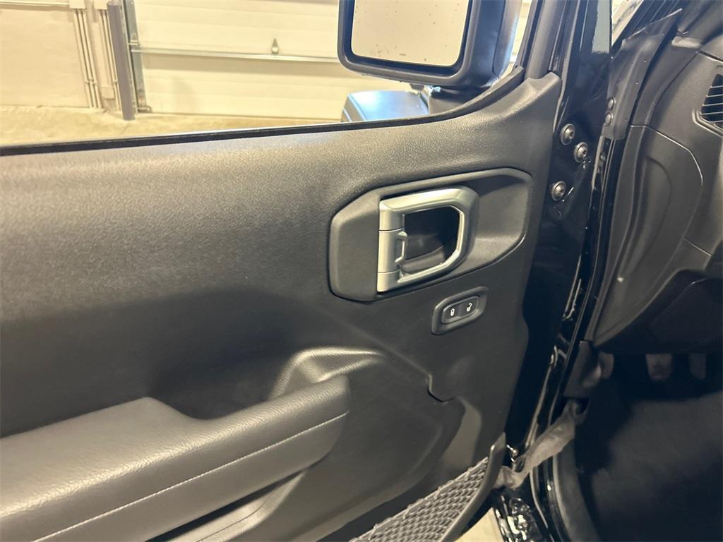 new 2025 Jeep Wrangler car, priced at $32,721