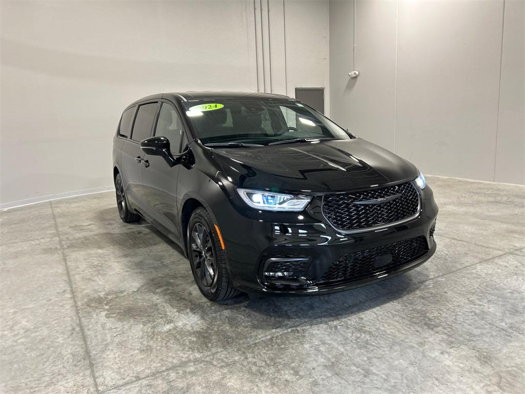 used 2024 Chrysler Pacifica Hybrid car, priced at $38,750