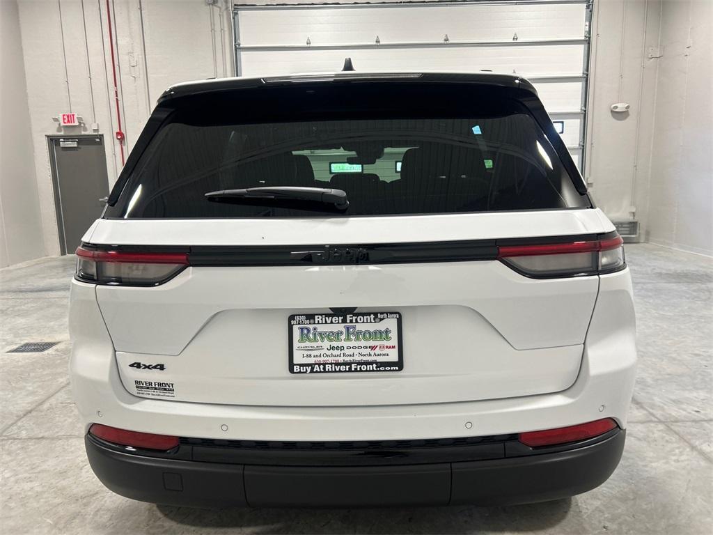 new 2025 Jeep Grand Cherokee car, priced at $33,081