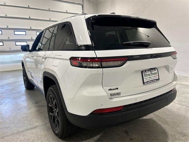 new 2025 Jeep Grand Cherokee car, priced at $42,002