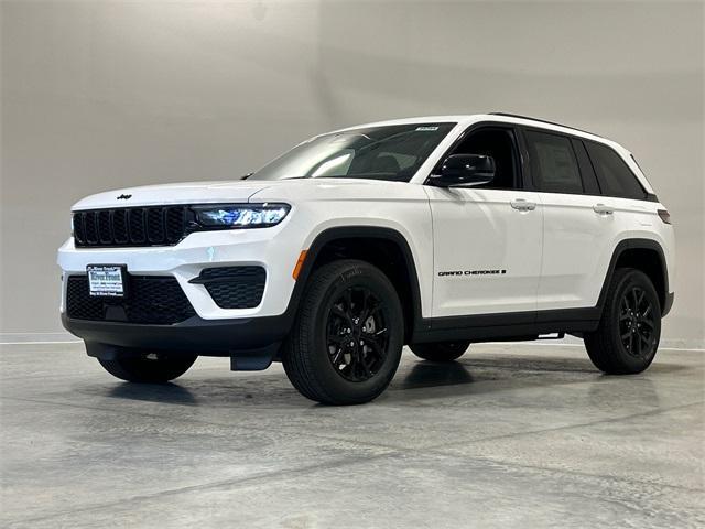 new 2025 Jeep Grand Cherokee car, priced at $42,002