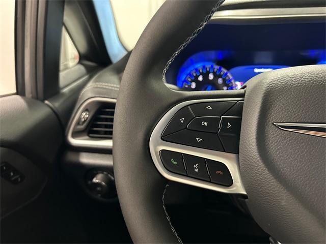 new 2025 Chrysler Pacifica car, priced at $43,121
