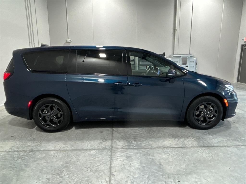 used 2022 Chrysler Pacifica Hybrid car, priced at $37,650
