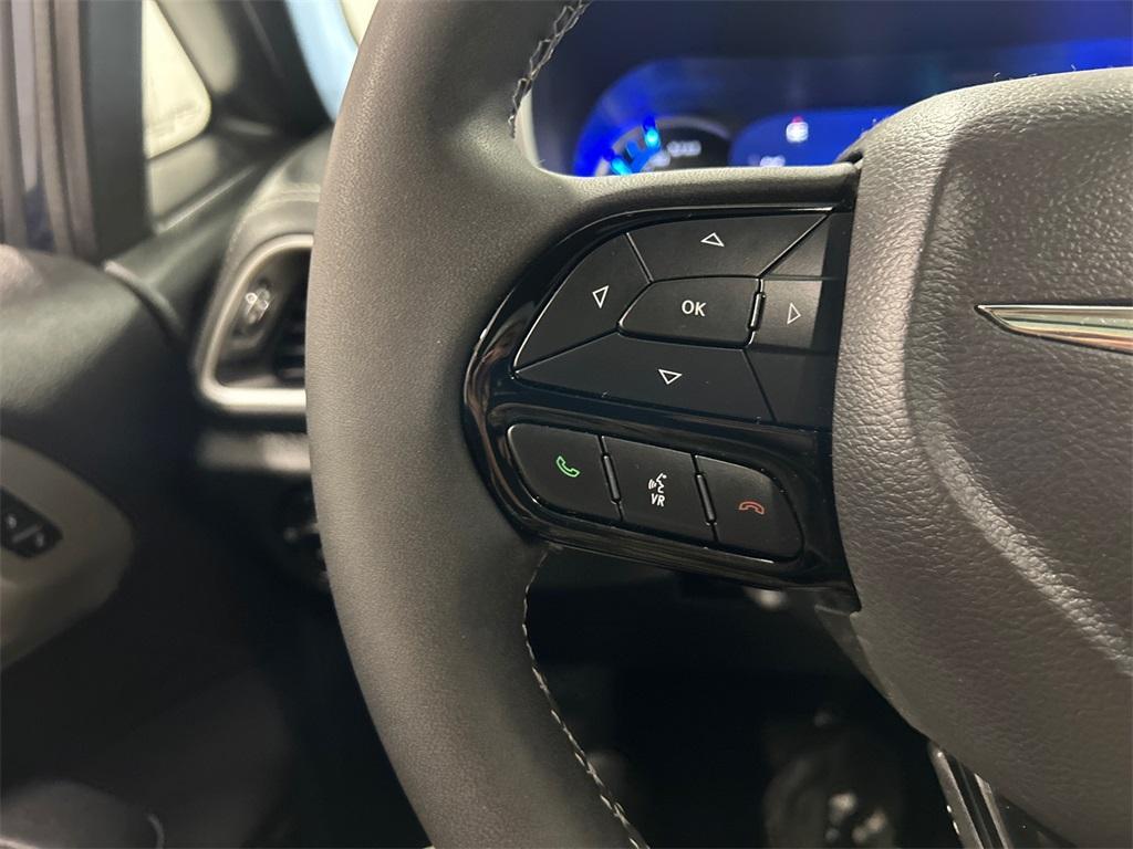used 2022 Chrysler Pacifica Hybrid car, priced at $37,650