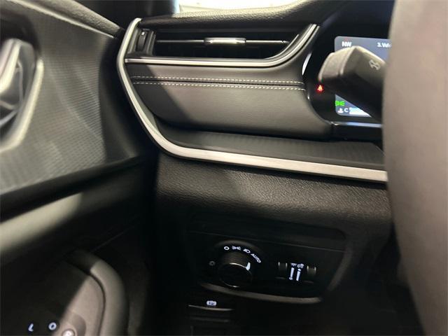 new 2025 Jeep Grand Cherokee car, priced at $44,769