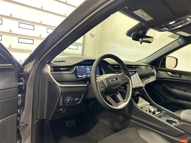 new 2025 Jeep Grand Cherokee car, priced at $44,769