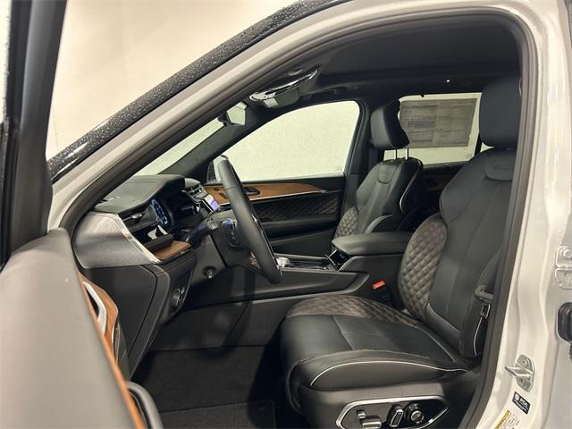 new 2025 Jeep Grand Cherokee car, priced at $65,712