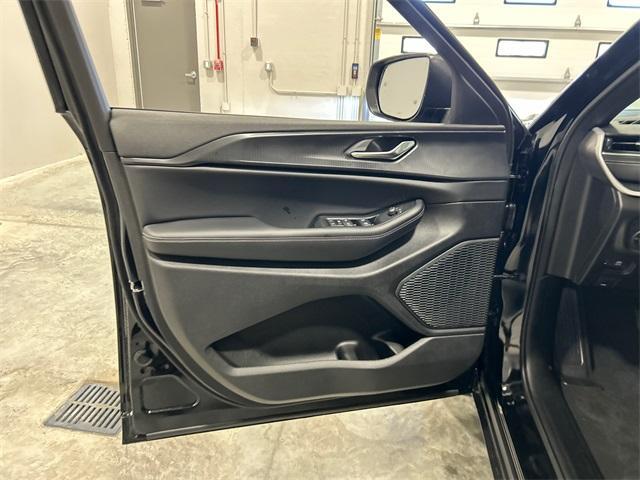 new 2025 Jeep Grand Cherokee car, priced at $39,724
