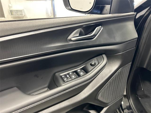 new 2025 Jeep Grand Cherokee car, priced at $39,724