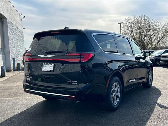 new 2024 Chrysler Pacifica car, priced at $54,066