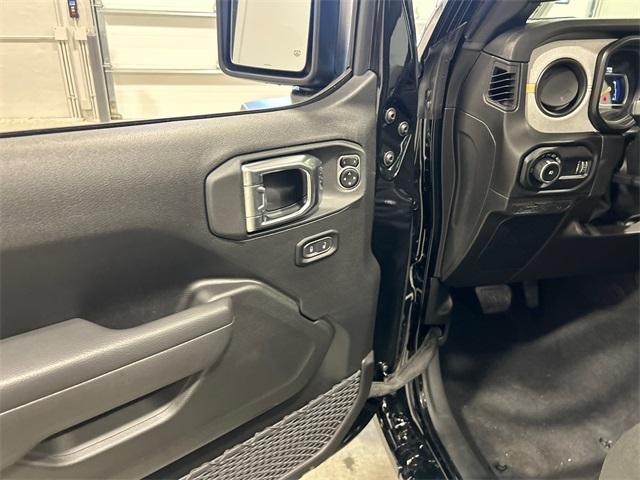 new 2025 Jeep Wrangler car, priced at $49,734