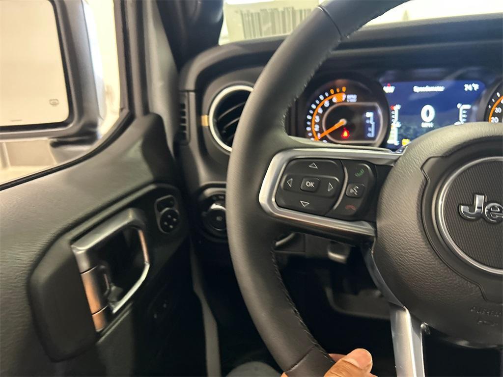 new 2025 Jeep Wrangler car, priced at $51,357