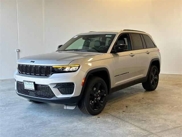 new 2025 Jeep Grand Cherokee car, priced at $38,324