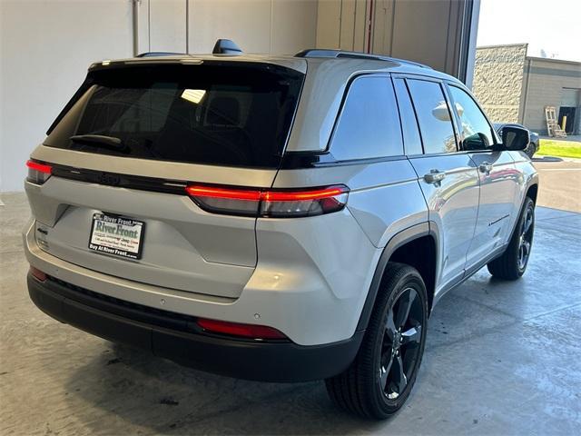 new 2025 Jeep Grand Cherokee car, priced at $38,324