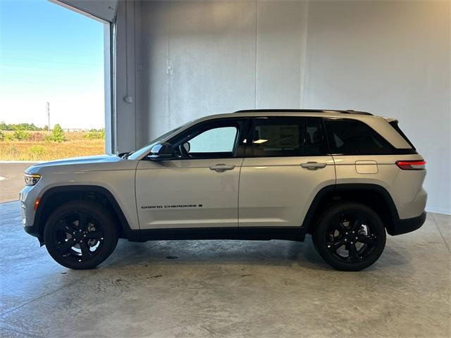 new 2025 Jeep Grand Cherokee car, priced at $38,324