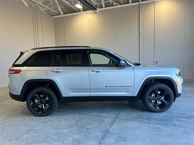 new 2025 Jeep Grand Cherokee car, priced at $38,324