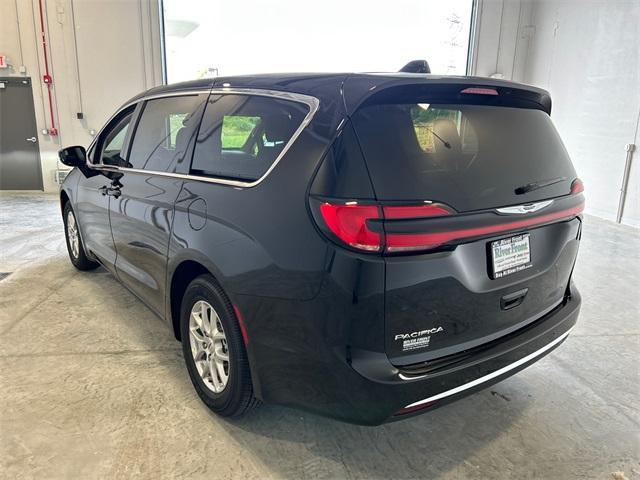 new 2024 Chrysler Pacifica car, priced at $36,393