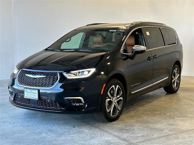 new 2025 Chrysler Pacifica car, priced at $55,401