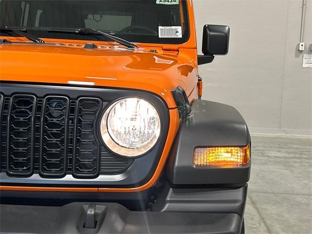 new 2025 Jeep Wrangler car, priced at $47,844