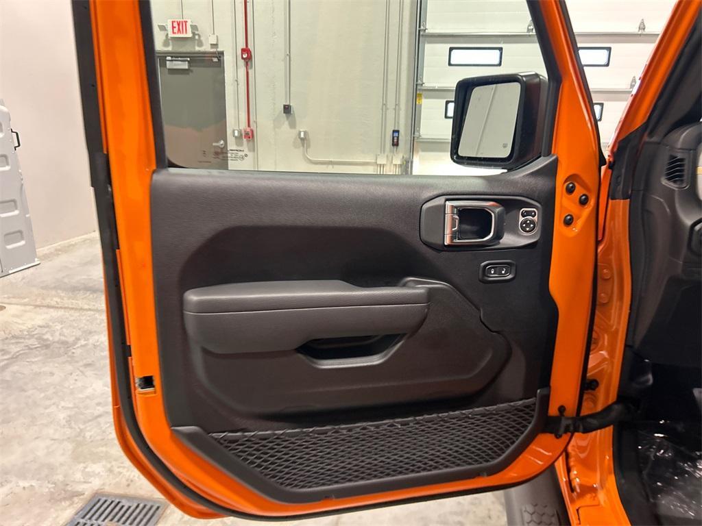 new 2025 Jeep Wrangler car, priced at $48,427