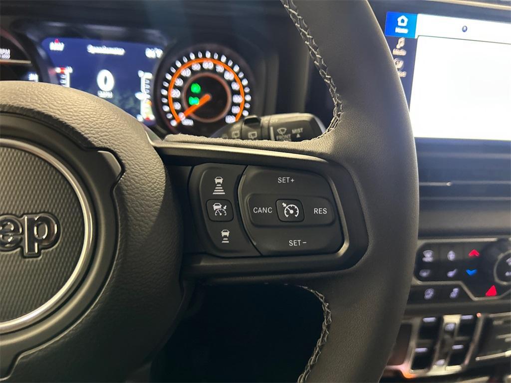 new 2025 Jeep Wrangler car, priced at $48,427